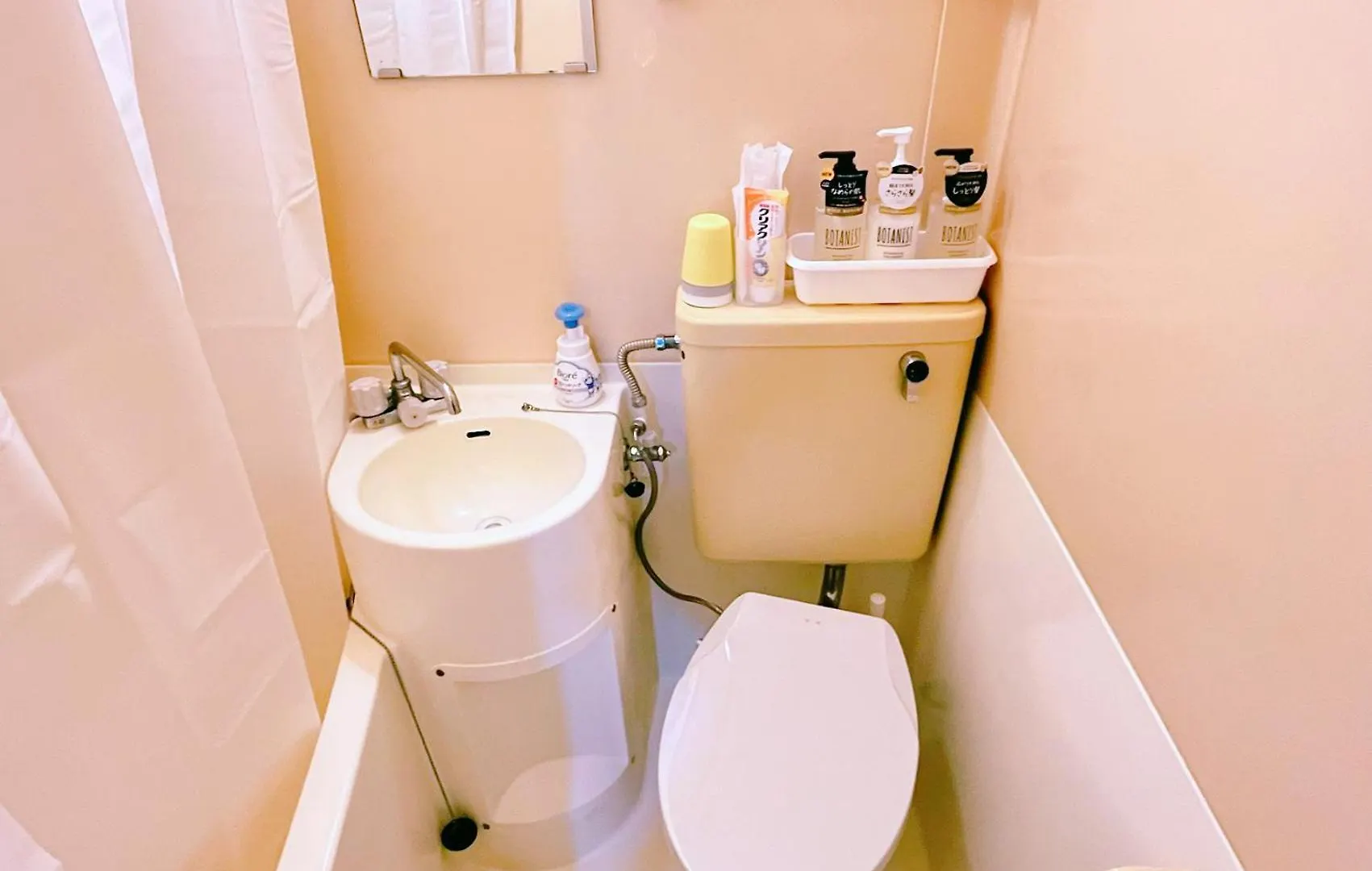 Apartment 池袋から2駅/駅から徒歩5分/新宿直通/駅近くに商店街あり Tokyo Japan